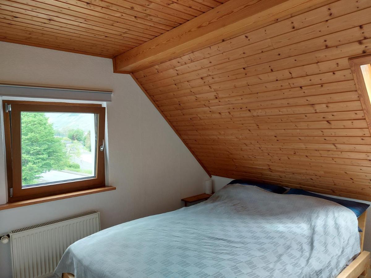 Dachgeschosswohnung Mit Burgblick In Kues Bernkastel-Kues Luaran gambar