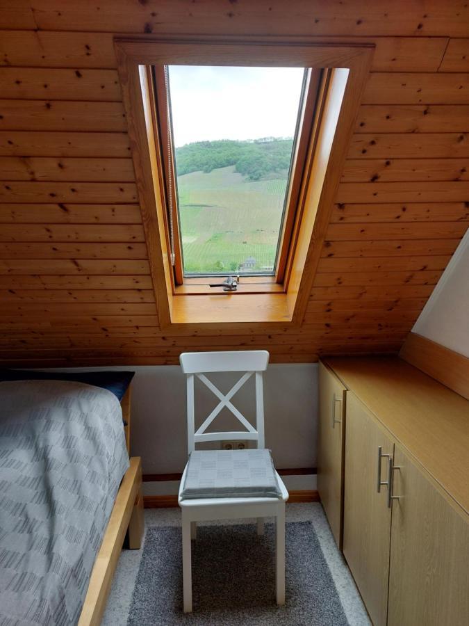 Dachgeschosswohnung Mit Burgblick In Kues Bernkastel-Kues Luaran gambar